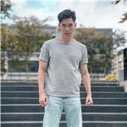 Profesor de chino nativo con muchos años de experiencia con una gran capacidad docente y una variedad de métodos de enseñanza. Pue